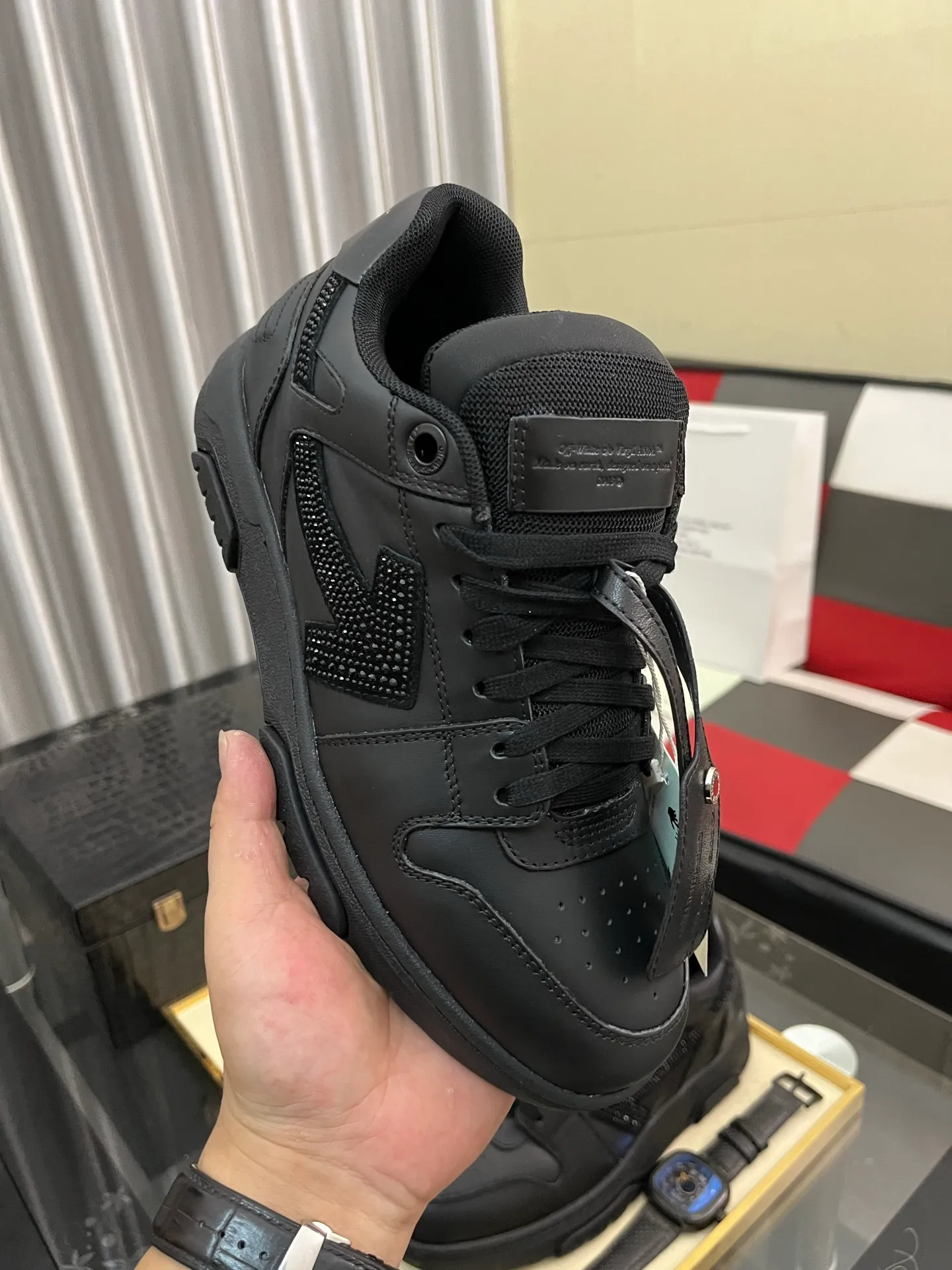 Men's shoes 💰660⌚️⌚️ OFF-White C/O VirGil Abloh fashionable and versatile casual shoes. Exclusive first release of the new model. Made of environmentally friendly cowhide leather and mesh fabric upper material. The insole is embedded with foam cushioning EVA material. The correct midsole is equipped with EVA lightweight cushioning. External tooth nail rubber outsole. The correct accessories are customized simultaneously. Women's model: 35-40 Men's model: 39-45
